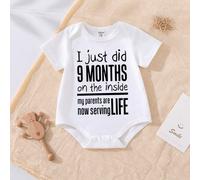Nouveau-né bébé mignon Anglais slogan "I Just Did 9 Months On The Inside, My Parents Are Now Serving Life" Motif littéraire chaud Imprimer body à manches courtes, tenue unisexe adorable pour nouveau-n