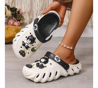 Nouvelles sandales décontractées pour femmes, chaussures d'été noires/roses/vertes/rouges, sabots de jardin respirants, pantoufles à semelle souple confortables, sabots en bois essentiels pour la plag