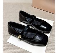 Nouvelles sandales plates à bout carré et à col bas avec esprit du soir de style français, pour le printemps-été 2024. Chaussures de type Mary Jane douces pour femmes, assorties avec des jupes, pour l