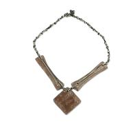 NOVICA Femme Verre Collier Pendentif, « Success » 18"