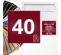 Numéro de rue carré 10x10cm adhésive en PVC - Gravure Laser - 22 Couleurs - Avec ou Sans Motif (Bordeaux texte blanc)