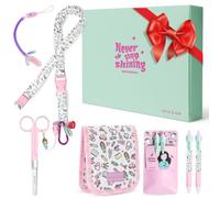 Nurse Is Love Cadeau Infirmiere Set De 5 Pcs. | Tour De Cou Badge - Porte-Badge + Ciseaux + 2 Pochette Infirmiere avec 2 Stylo Personnalisé Multi-Encre + Porte-Ciseaux | Infirmiere Accessoires & AS