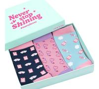 Nurse is Love Set de 3 pcs. Chaussettes Femme Infirmière Longues 35-38 & 39-42, Chaussettes Rigolotes pour Aide Soignante Utiliser avec Sabots Sanitaires | Cadeau Femme, Accessoires -SET1