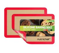 NutriChef Tapis de Cuisson en Silicone, 2 Tapis Antiadhésifs de Qualité Alimentaire, 42 x 29 cm, Résistant au Four Jusqu'à 250°C, Lavable au Lave-Vaisselle, Rouge