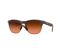Oakley Homme Oakley OO9374 FROGSKINS LITE 937450 Lunettes de soleil O_matter Marron Marron Ronde Normale Ombré