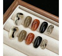 Obtenez des ongles marbre brun doré, 10 pièces d'ongles faux à presser faits à la main, courts et ovales, écaille de tortue ambre avec détail de ligne dorée, ongles minimalistes style old money pour l