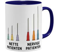 OM3 Nette Patients - Tasse à café avec inscription en allemand - Tasse de cabinet amusante pour médecin, médecin, infirmière - Tasse en céramique - 325 ml - Imprimé des deux côtés - Bleu foncé