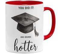 OM3 One Degree Hotter Tasse à café avec inscription en allemand - Chapeau de remise de diplôme pour Bachelor Master Studium Graduation - Félicitations Diplom - Tasse en céramique - 325 ml - Imprimé