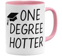 OM3 One Degree Hotter Tasse à café avec inscription en allemand - Diplôme pour Bachelor Master Studium Graduation - Félicitations Diplôme réussi - Tasse en céramique - 325 ml - Imprimé des deux côtés