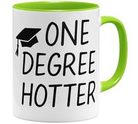 OM3 One Degree Hotter Tasse à café avec inscription en allemand - Diplôme pour Bachelor Master Studium Graduation - Félicitations Diplôme réussi - Tasse en céramique - 325 ml - Imprimé des deux côtés