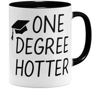 OM3 One Degree Hotter Tasse à café avec inscription en allemand - Diplôme pour Bachelor Master Studium Graduation - Félicitations Diplôme réussi - Tasse en céramique - 325 ml - Imprimé des deux côtés
