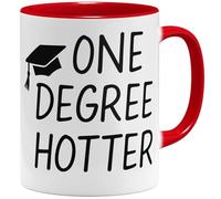 OM3 One Degree Hotter Tasse à café avec inscription en allemand - Diplôme pour Bachelor Master Studium Graduation - Félicitations Diplom - Tasse en céramique - 325 ml - Imprimé des deux côtés - Rouge