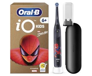 Oral-B Brosse à Dents Electrique iO Kids, Brossette, Motif Spider-Man, Noire - 3 Modes de Brossage en Douceur pour Enfants de 6 Ans, Minuteur Musical, Embout Rond de Rechange, Etui, en Carton