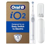 Oral-B Brosse à dents électrique simple iO2 blanche, 1 tête de brosse à dents, 1 étui de voyage, 1 support de recharge de voyage, conçue par Braun