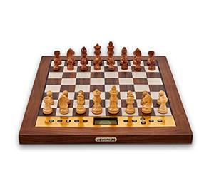 Ordinateur d'échecs MILLENNIUM The King Performance M830 - Esthétique, facilité d'utilisation et fonctionnalité Polyvalente Parfaitement réunies. avec Adaptation Automatique du Niveau de Jeu dans