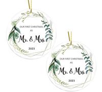 Ornement de Noël de Mariage 2023 3inch Double Face Rustique Premier Noël Marié Ornement 2023 Bois Suspendu Rond Mr et Mme Cadeaux pour Les Cadeaux Mariage Style 1 Ornements Famille
