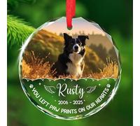 Ornements en verre « You Left Paw Prints On Our Hearts » - Personnalisable - Ajoutez une photo de chien de Noël au paradis 2025, ornement souvenir de chien amoureux - Décoration en verre avec nom