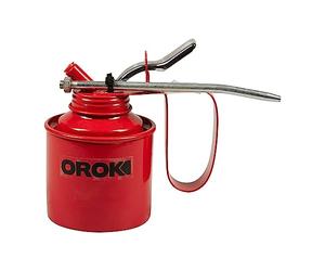 OROK - Burette métallique - Capacité:250ml - Permet de huiler, lubrifier les rouages - Récipiant en métal - Composé d'un corps cylindrique, d'un bec de précision et d'une gachette d'ouverture en acier