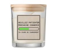 Otshirt Bougie Parfumée Vanille Veuillez Patienter Prochaine Connerie en Cours | Verre 8,5 cm Couvercle Bambou et Boîte Cadeau | Déco Salon Chambre Détente | Idée Cadeau Humour Crémaillère Noël