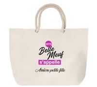 Otshirt Sac de Plage Cette belle meuf sappelle Arriere-petite-fille - Beach Bag - Idée Sac de Plage Cadeau Anniversaire Fête Original Famille Travail Départ Collègue Retraite Noël.