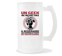 Otshirt Verre à Bière Un Geek Ne Meurt Pas | Chope de Bière Pinte | Idée Cadeau Gamer Humour Jeu Vidéo Drôle Original