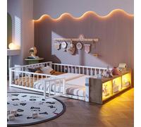 OUEEEDD Lit au Sol Montessori 140 x 200 cm pour enfan Adolescent, Barrières de Sécurité Intégrales, Rangements Ouverts, Éclairage LED, Cadre Métal et MDF Robuste Évolutif Fonctionnel, Blanc