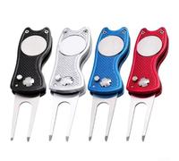 Outil de réparation pliable pour divot de golf avec marqueur de balle et bouton pop-up conçu pour un transport et une utilisation dans la poche (argent)