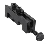 Outil de serrage pour arbre d'entraînement conçu pour les tâches de serrage et de desserrage des bottes de poussière CV