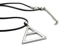 OUTLETISSIMO® MARS THIS IS WAR ET124 Collier unisexe avec pendentif triangle élément air en métal et cordon noir, pendentif géométrique style minimal, cadeau femme et homme