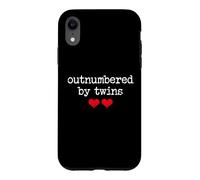 Outnumbered by Twins Boys Girls Dad Soon to Be Mom Pregnancy Coque pour iPhone XR