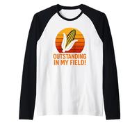 Outstanding in My Field Jeu de Mots Amusant pour cultivateur de maïs Manche Raglan
