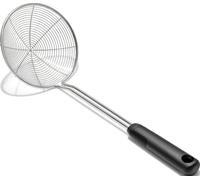 OXO Good Grips Écumoire Scoop & Strain | Design en spirale pour un égouttage doux, Panier profond pour un écumage efficace, Long manche incliné pour la sécurité