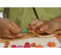 OZ International SC41793 Bocal de 250 perles en mousse assorties fleurs et alphabet