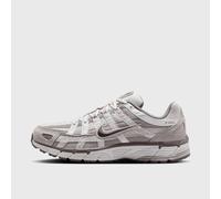Nike Sportswear Baskets basses 'P-6000' greige / gris clair / blanc cassé, Taille 41