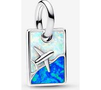 Pandora Moments 793913C01 Breloque de voyage en argent sterling avec opale synthétique Compatible avec les pendentifs Me and Moments, 2,6x12,3x8,7 mm, Argent sterling, Opale