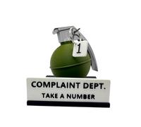 PANGBOER Complaints Department Panneau de bureau imprimé, panneau amusant de plainte Bombe avec panneau « Take a Number », « Gag for Prank L »