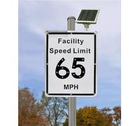 Panneau de limitation de vitesse solaire 18" x 24" (16-153 km/h) avec feux | Panneau de limitation de vitesse à énergie solaire mesurant 45,7 cm x 61 cm, affichant des vitesses de 16 à 153 km/h, équipé