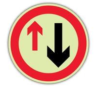 Panneau de signalisation V Safety Give Way To Oncoming - 80 x 80 mm | Brille dans le noir | Vinyle auto-adhésif double lueur | Parking et signalisation routière - Fabriqué en Grande-Bretagne