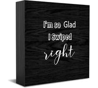 Panneau décoratif en bois « I'M So Glad I Swiped Right » - Décoration murale - 12,7 x 12,7 cm