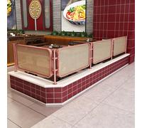 Panneau d'intimité en rotin translucide avec métal eIdéal pour les restaurants et cafés en plein air pour une ambiance améliorée et