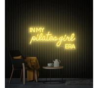Panneau néon In my Pilates Girl Era pour décoration de studio de pilates