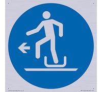 Panneau obligatoire : Alighting from toboggan to the left - 150 x 150 mm - S15