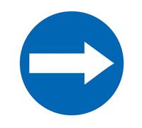 Panneau sens obligatoire à droite CombiCraft. Le panneau dispose d’un diamètre de 75 mm.