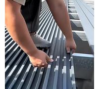 Panneaux de toit ondulés en métal pour les maisons et tonnelles de toit rigide de remplacement avec panneau de mousse Ilat pour poules et abris de jardin