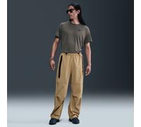 Pantalon oversize tissé Nike Tech pour homme Parachute Beige/Parachute Beige/Noir M