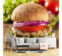 Papier peint mural de taille personnalisée, hamburger frais fait maison avec laitue, tomate, oignon, table en bois rustique, tissu mural auto-adhésif (sans PVC) papier peint amovible pour salon