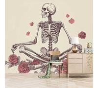 Papier peint panoramique autocollant Squelette Assis En Méditation - intissé - 300x210cm - Tableaux Muraux Tapisserie Photo Entouré De Roses - Pose Facile & Amovible sans Trace - Pour Chambre & Salon