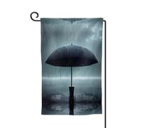 Parapluie noir sous la pluie