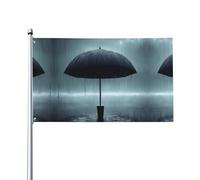 Parapluie noir sous la pluie avec drapeaux décoratifs d'extérieur de 0,9 x 1,5 m, légers et beaux, adaptés pour les terrasses en plein air et les célébrations de festivals.