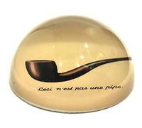 PARASTONE Presse papier Ceci n'est pas une pipe par Magritte - Diamètre 8 cm beige G